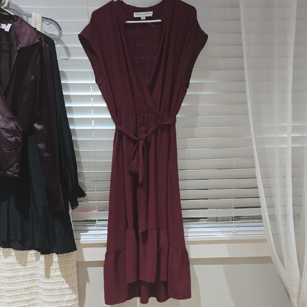 Witchery Burgundy V‑Neck Maxi Dress with Tie Waist